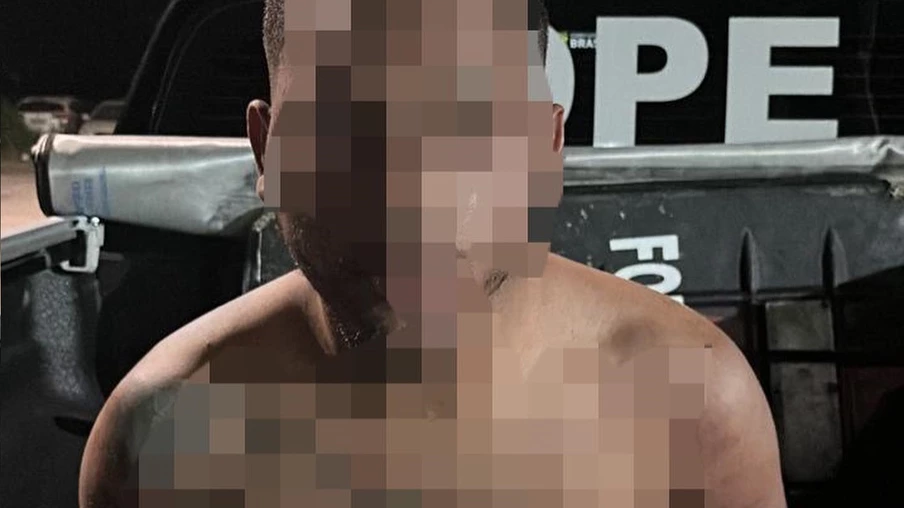 Jovem é preso após reagir a abordagem, agredir policiais e ser encontrado com drogas