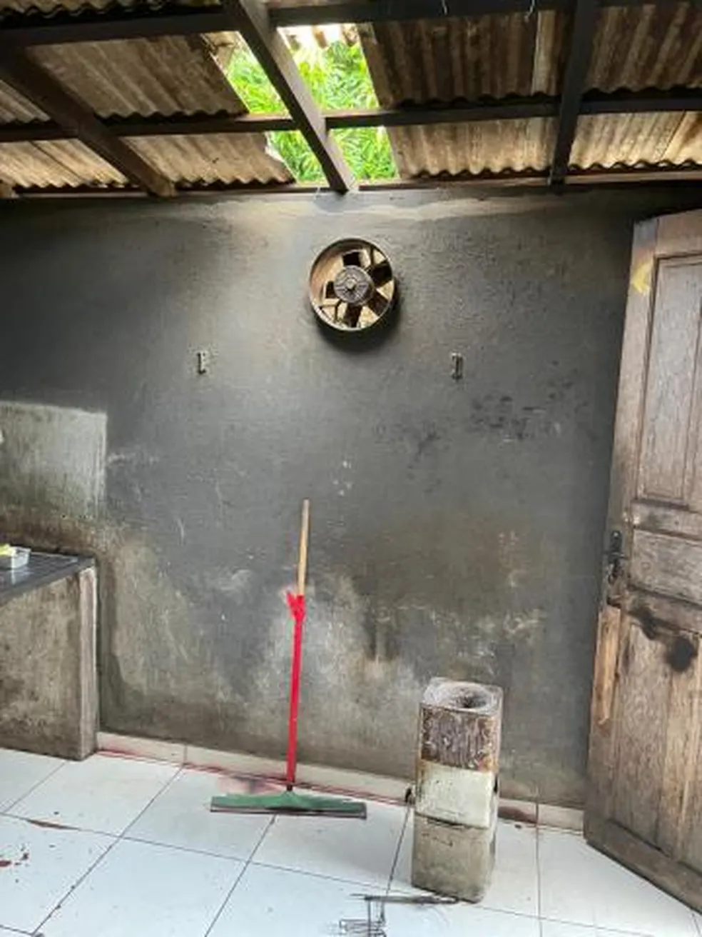 Homem é preso após invadir e cair do telhado para furtar restaurante em Boa Vista