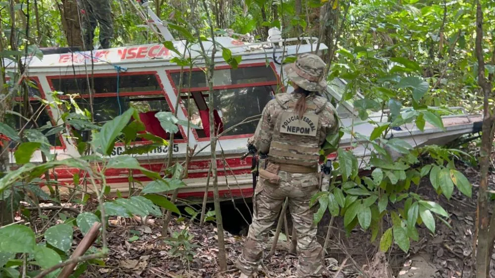 "Piratas" sequetram lancha com 23 passageiros no Rio Amazonas