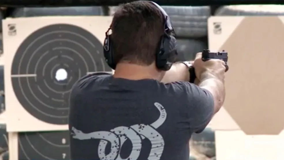 Uso do calibre 9 mm será restrito às forças de segurança, e fiscalização dos CACs ficará sob responsabilidade da Polícia Federal.