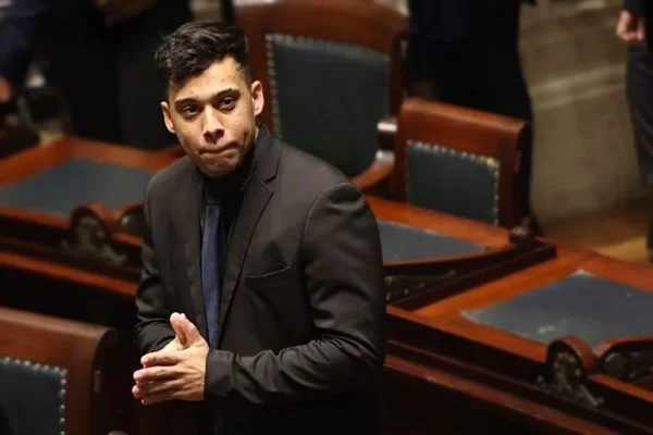 Ex-vereador Gabriel Monteiro do Rio de Janeiro, acusado de estupro, casa-se dentro do presídio